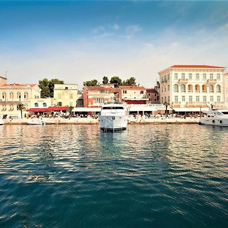 App. Fiorela Hotel Porec Exterior photo